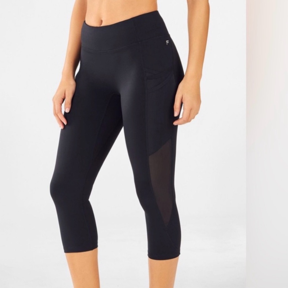 🎈FABLETICS  Powerhold Cropped Leggings with pockets and mesh - Small Black
